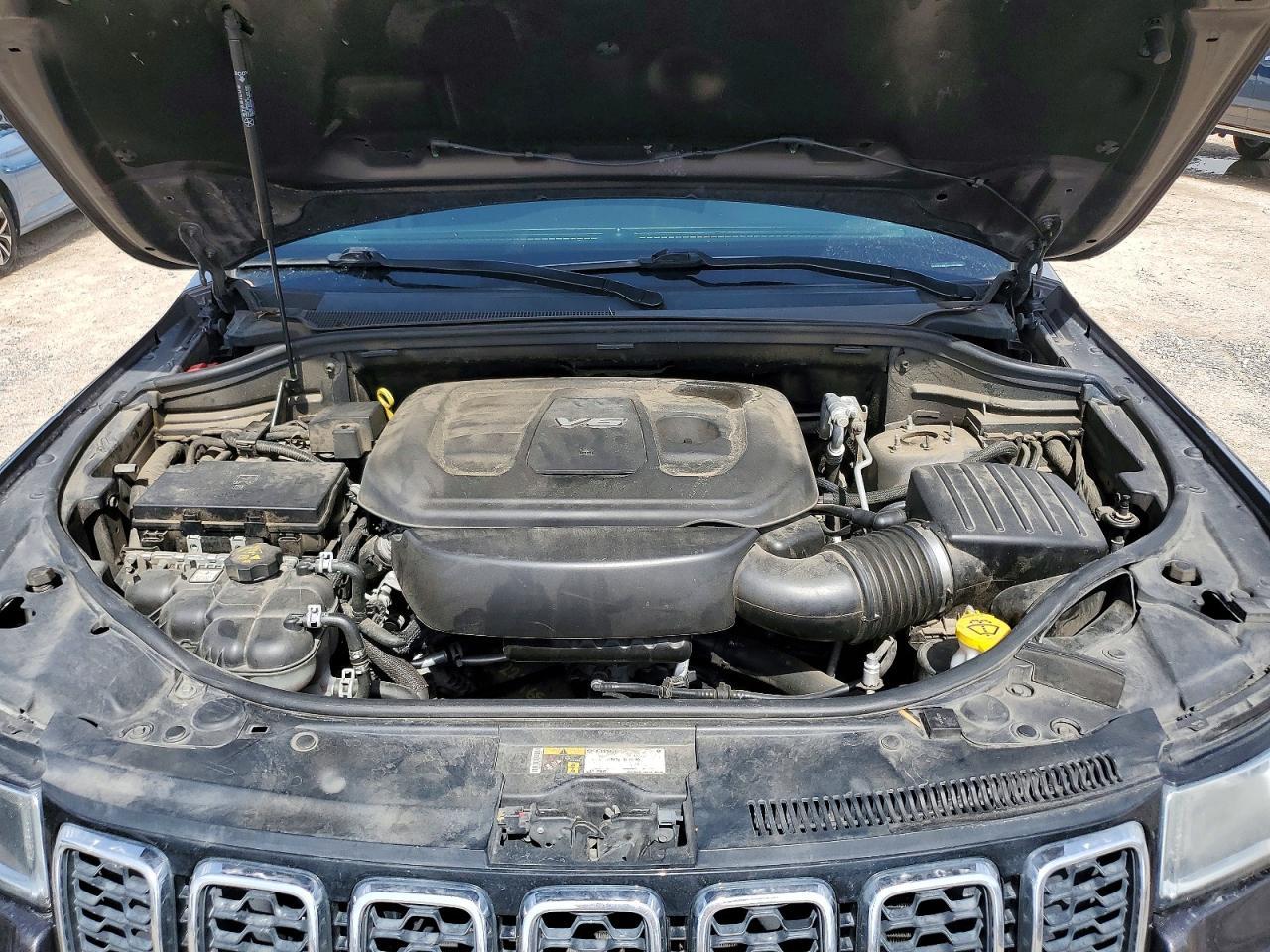 2017 Jeep Grand Cherokee Laredo - zdjęcie 12