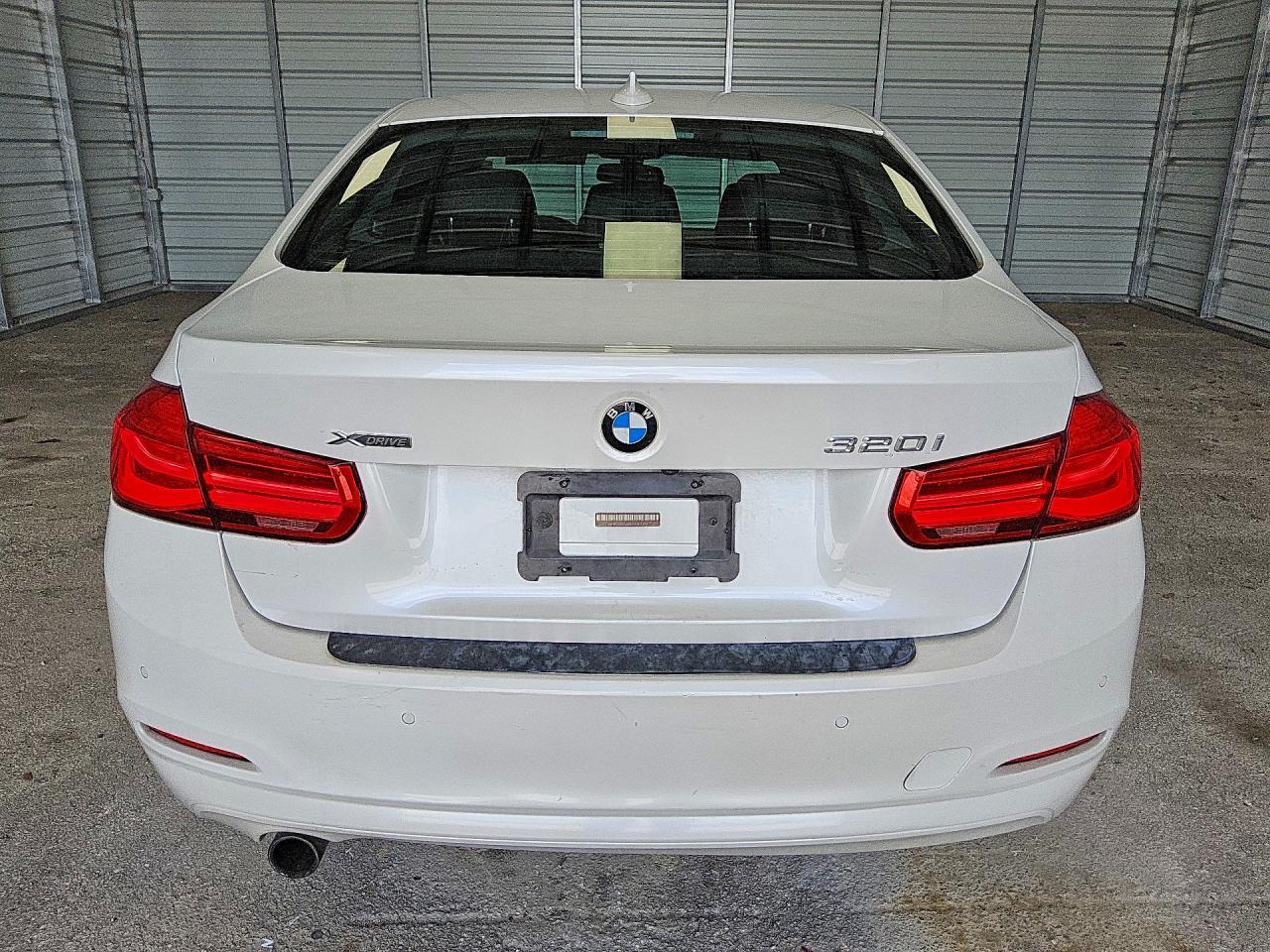 2017 BMW Seria 3 320i - zdjęcie 6