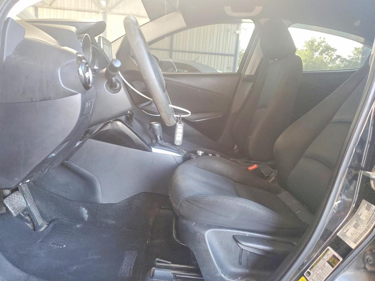 2016 Toyota Scion Ia - zdjęcie 7