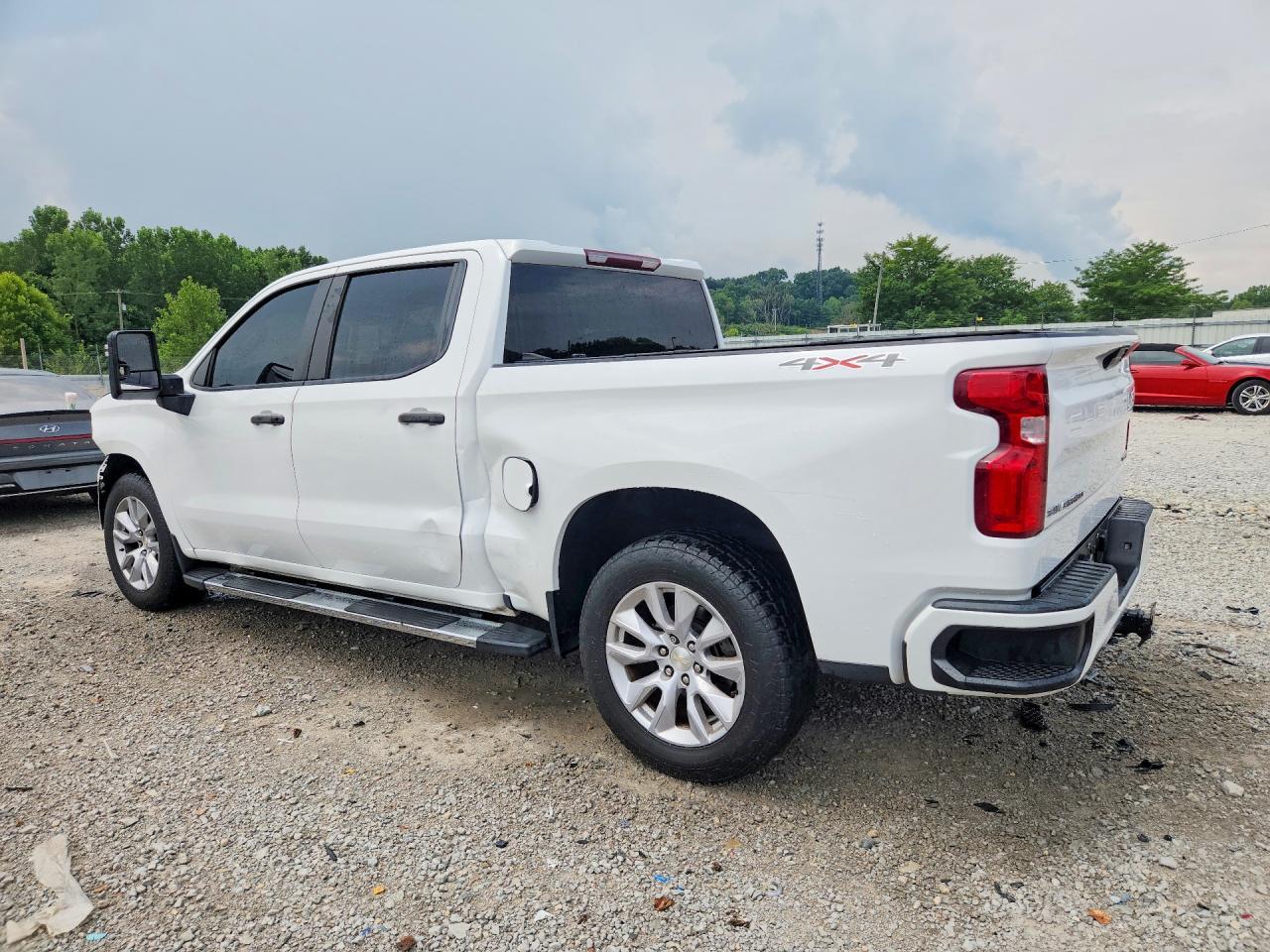 2020 Chevrolet Silverado K1500 Custom - zdjęcie 2