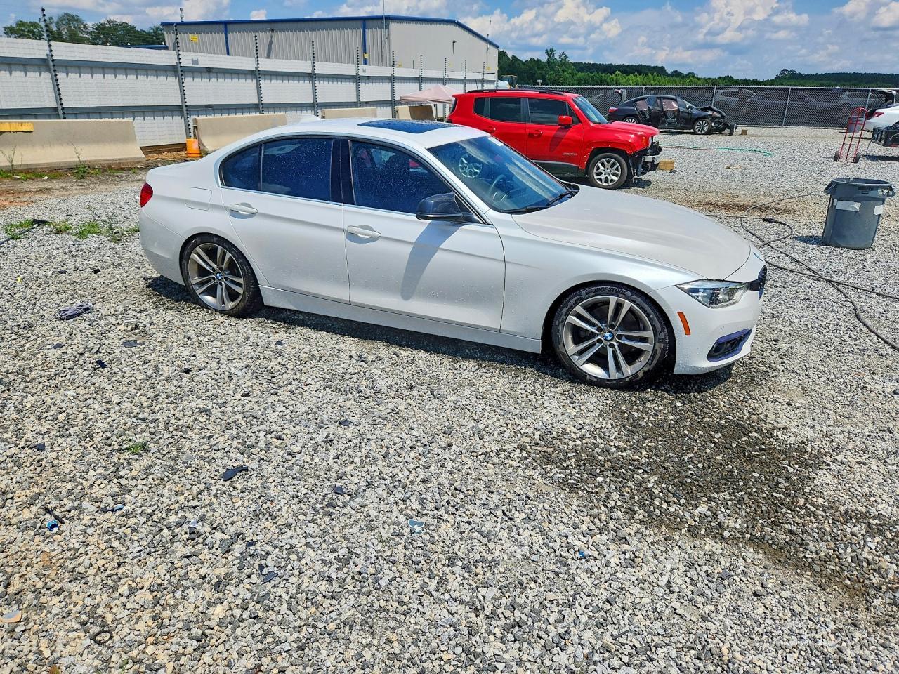 2017 BMW 330 I - zdjęcie 4