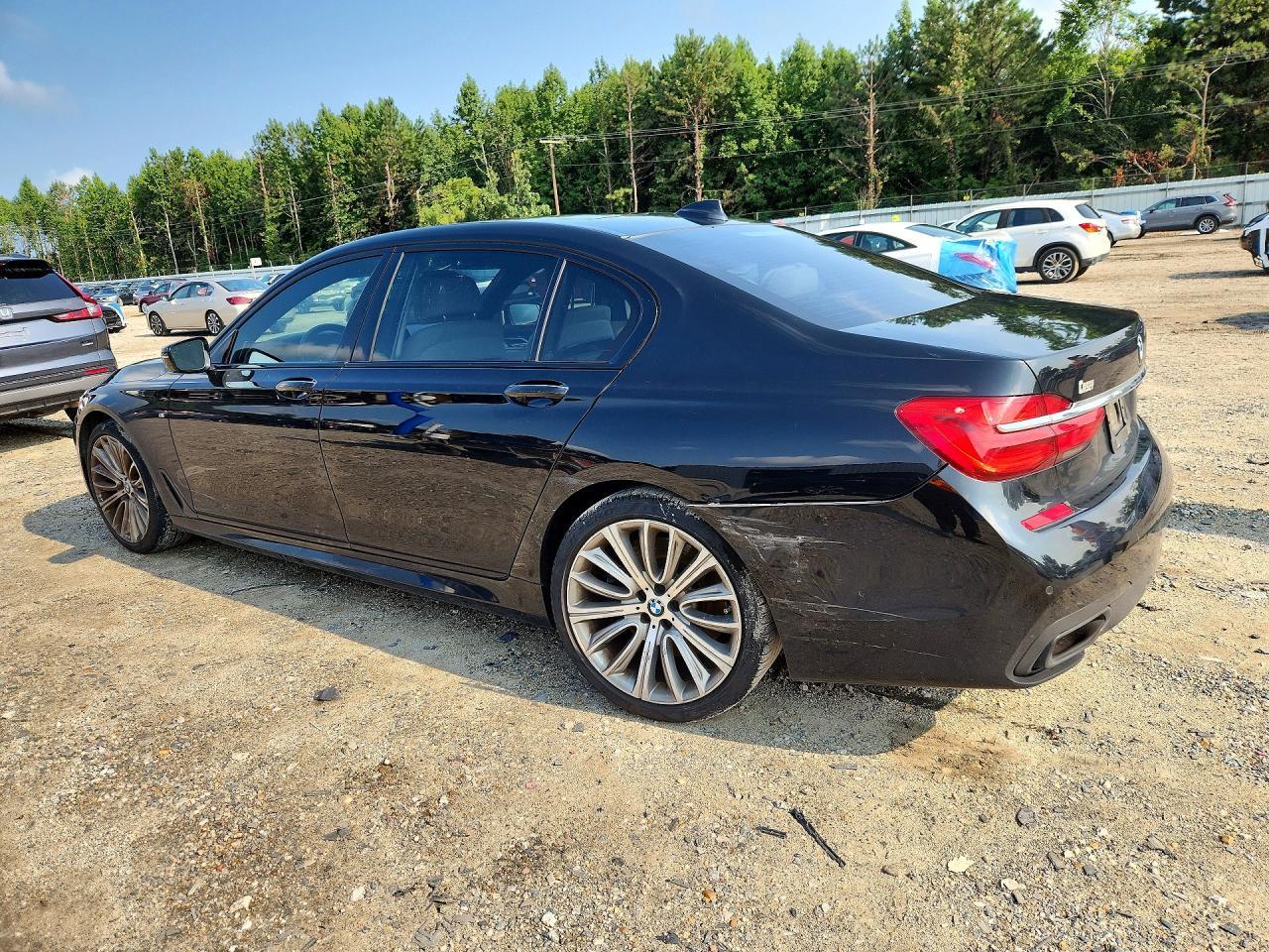 2018 BMW 750 I - zdjęcie 2