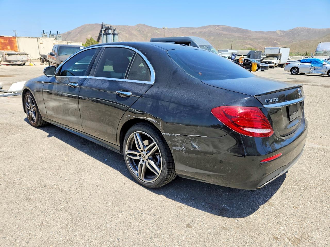 2018 Mercedes-Benz E 300 - zdjęcie 2