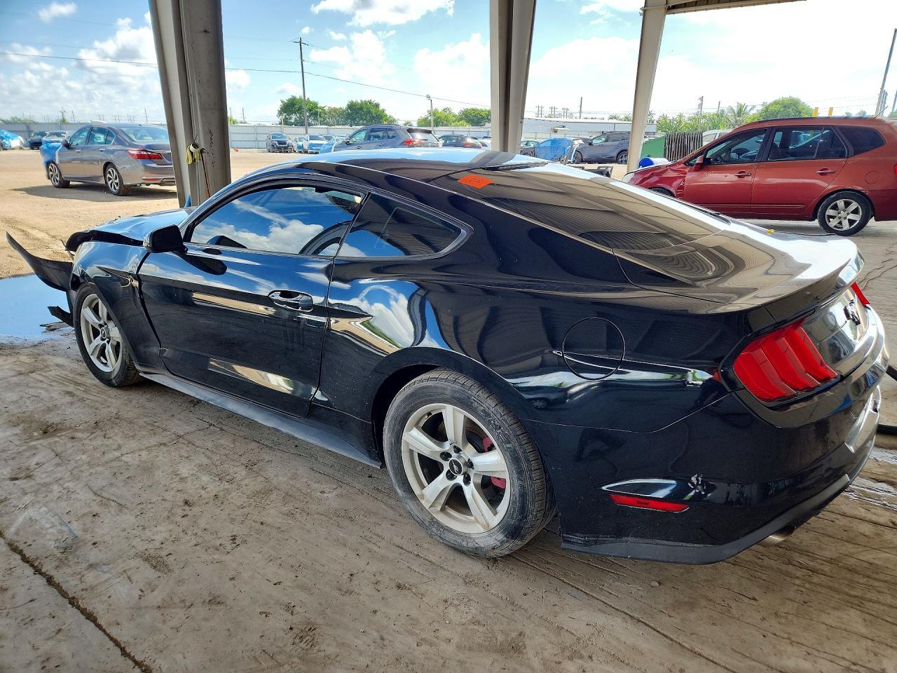 2018 Ford Mustang - zdjęcie 2