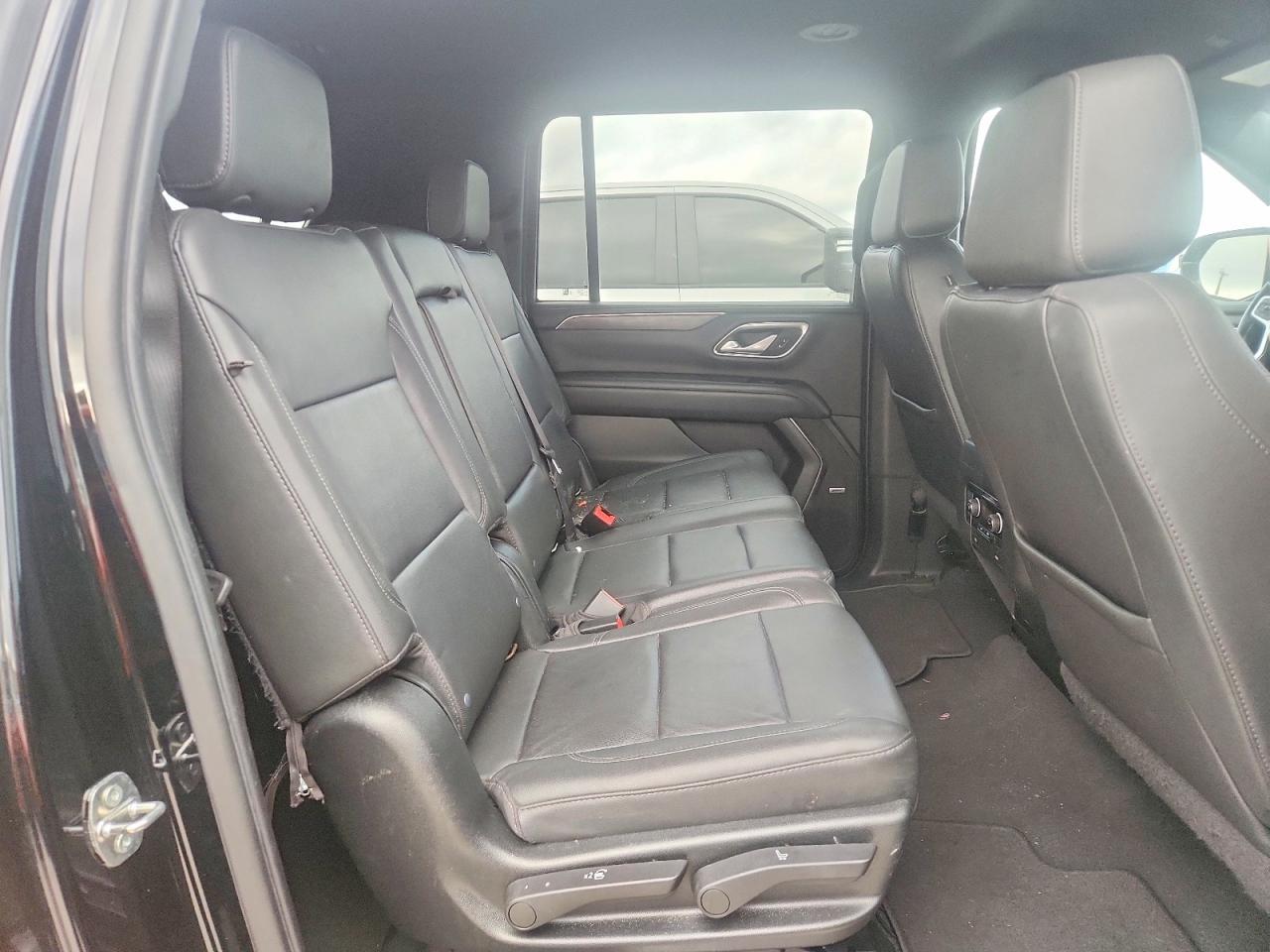 2022 Chevrolet Suburban K1500 Z71 - zdjęcie 11