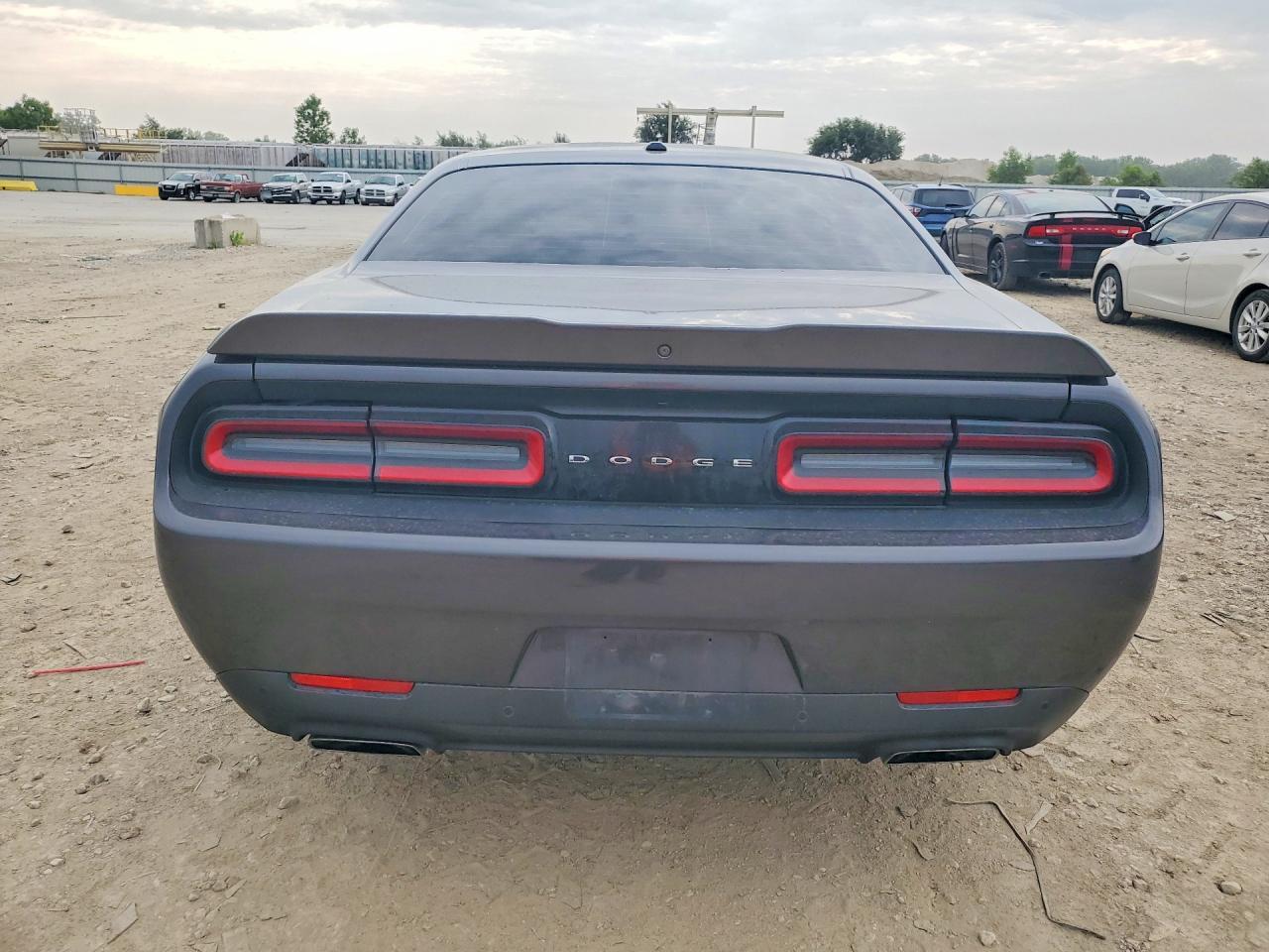 2020 Dodge Challenger R/T - zdjęcie 6