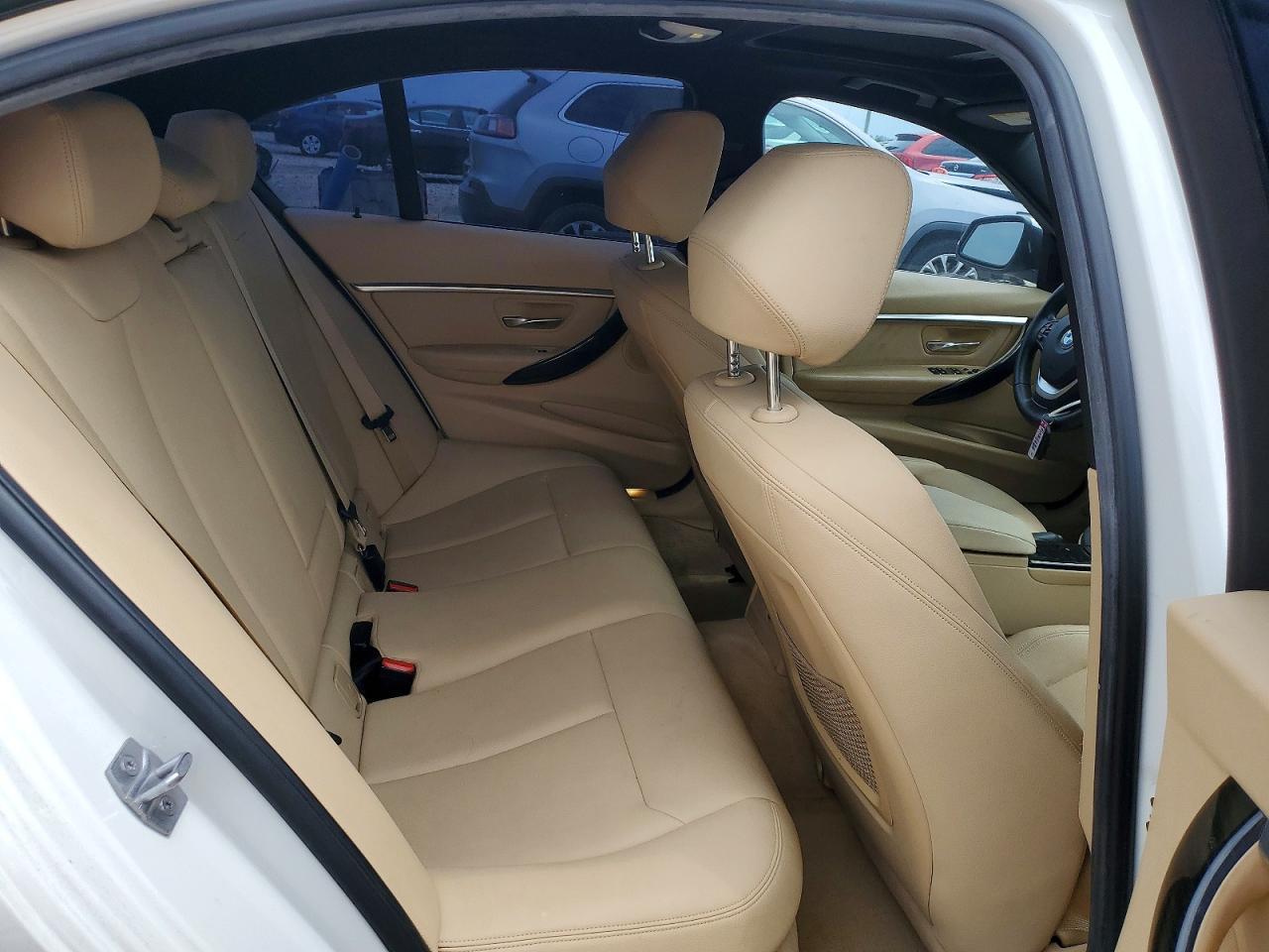 2016 BMW 328 I - zdjęcie 10