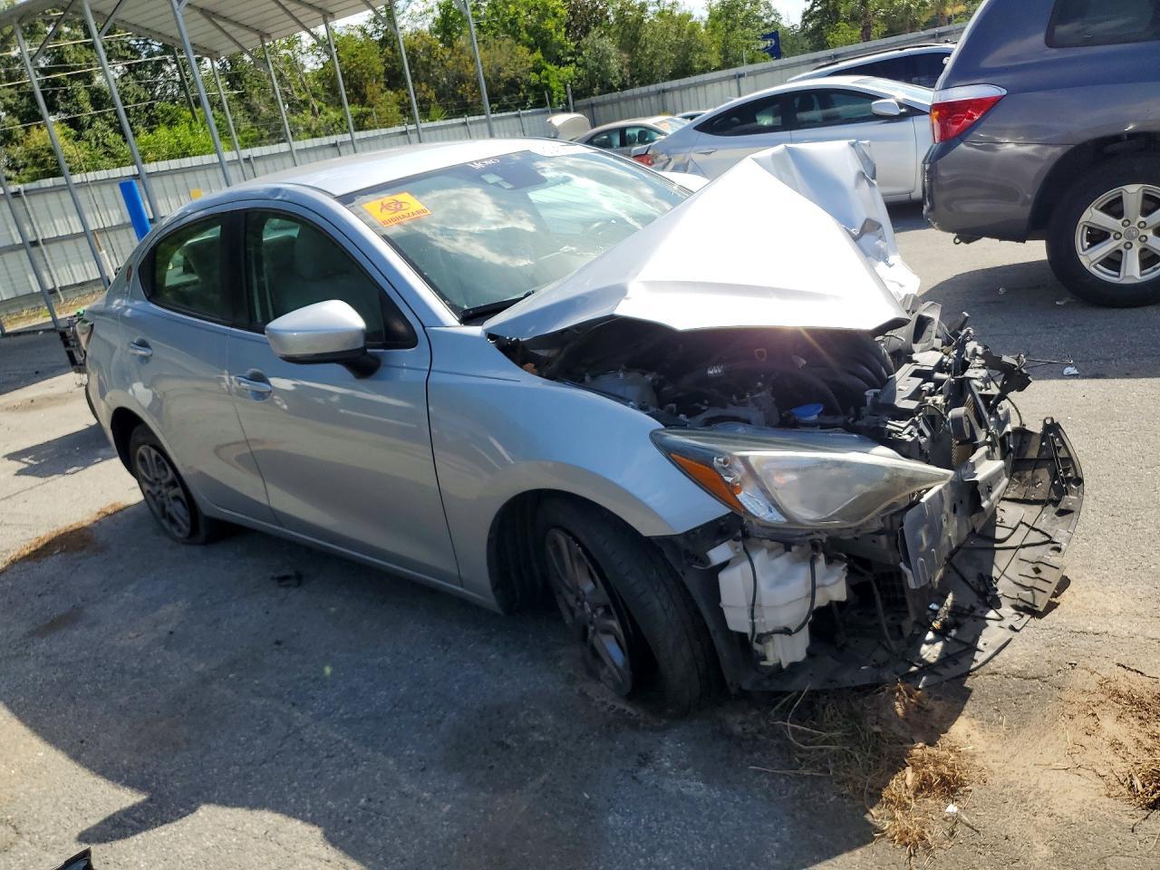 2019 Toyota Yaris Le - zdjęcie 4
