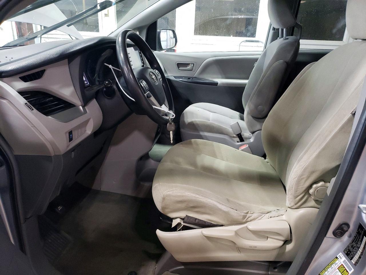 2018 Toyota Sienna L - zdjęcie 7