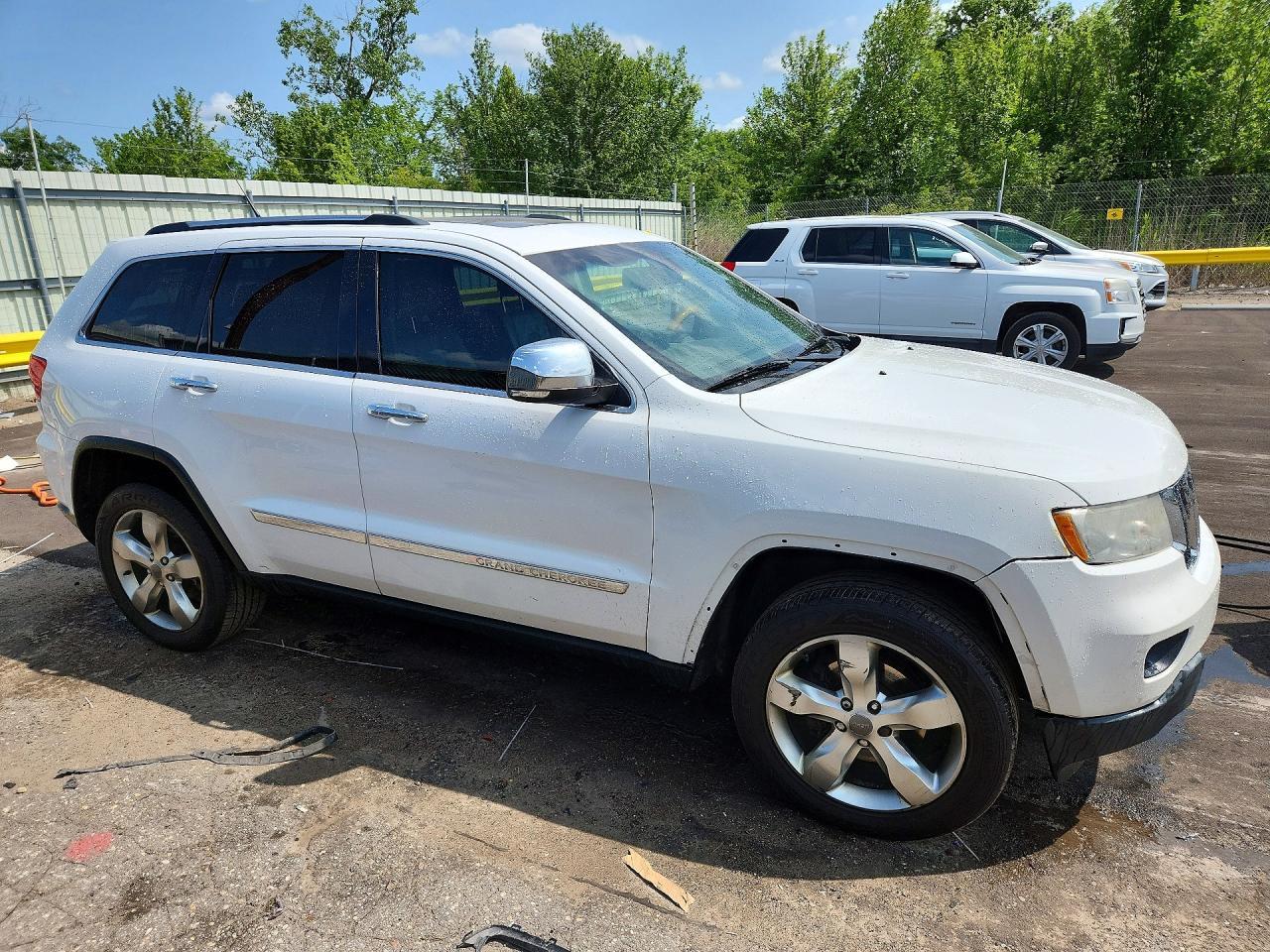 2013 Jeep Grand Cherokee Overland - zdjęcie 4
