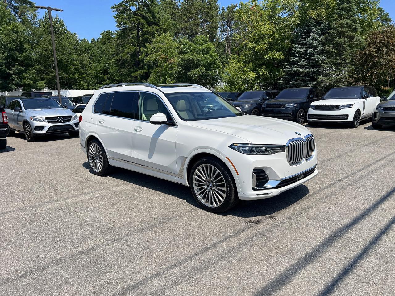 2022 BMW X7 xDrive40I - zdjęcie 2