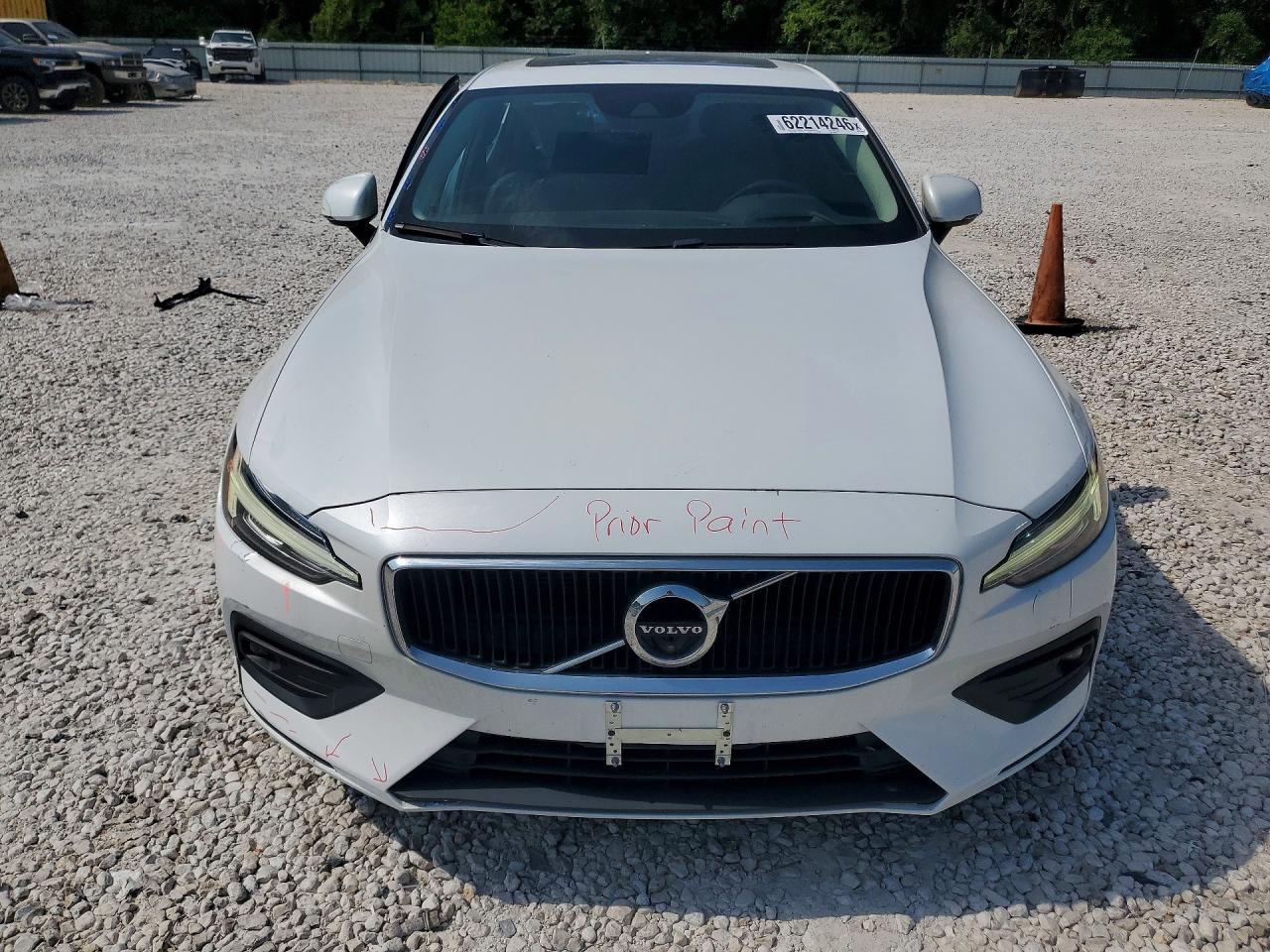 2021 Volvo S60 T5 Momentum - zdjęcie 5