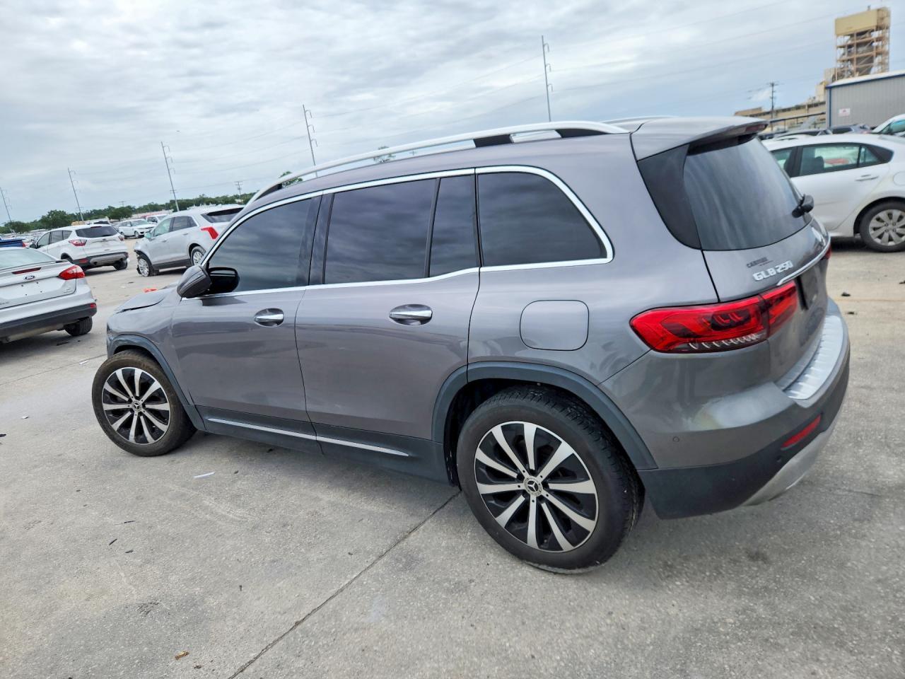 2022 Mercedes-Benz Glb 250 - zdjęcie 2