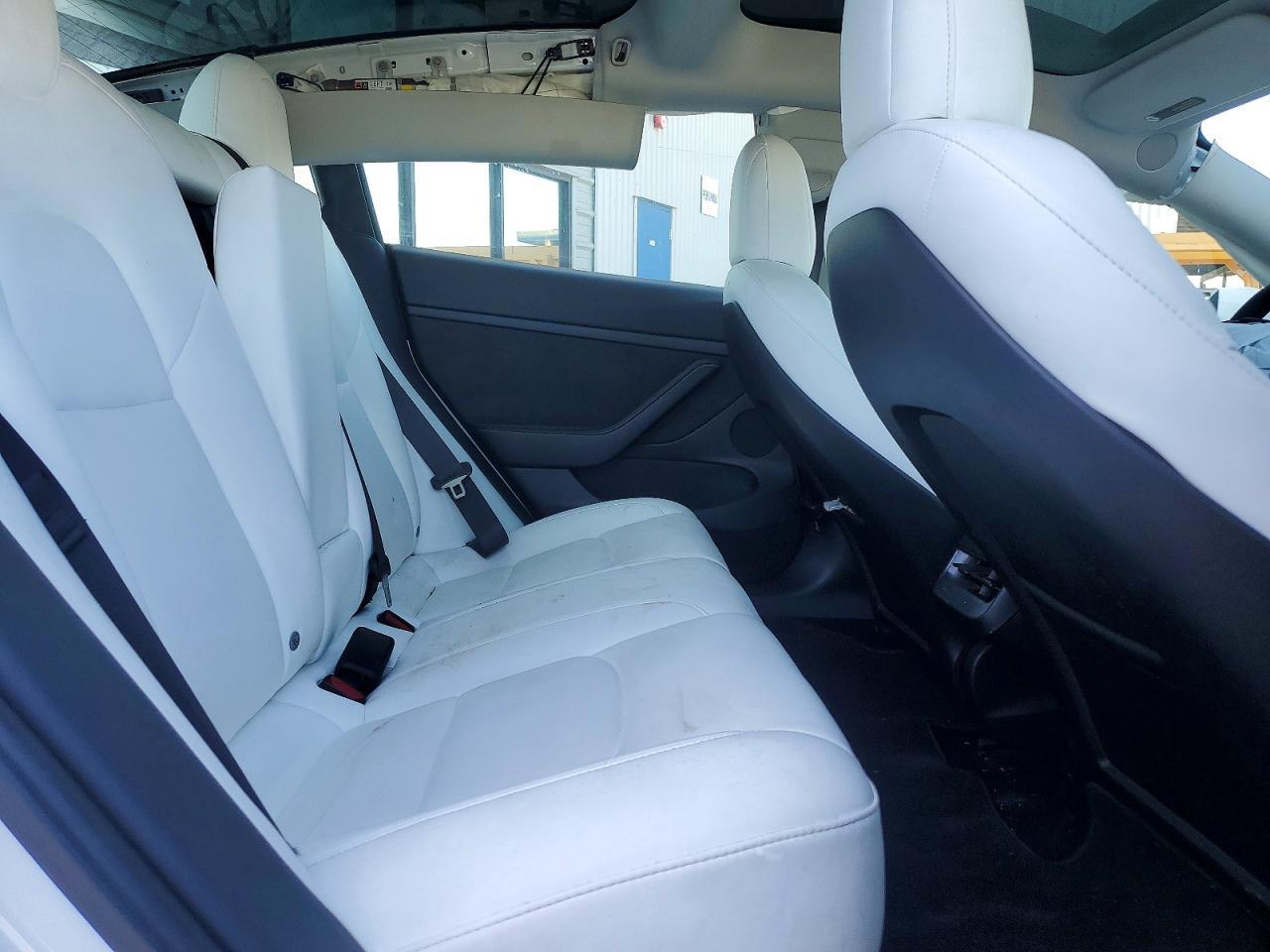 2022 Tesla Model 3 - zdjęcie 10