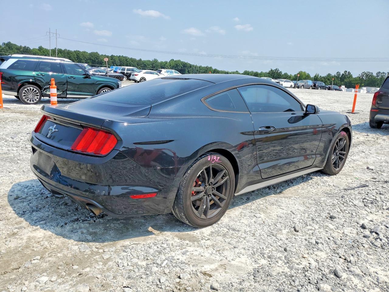 2017 Ford Mustang - zdjęcie 3