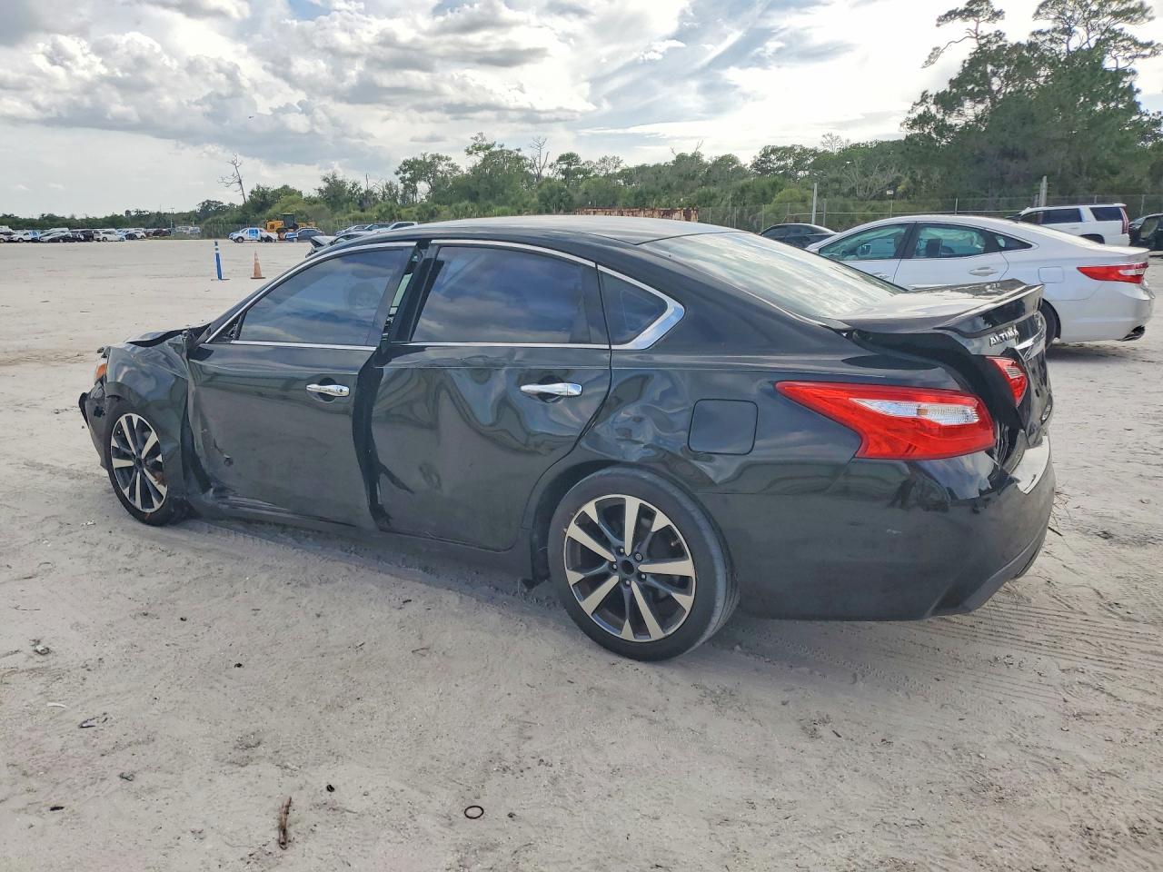 2016 Nissan Altima 2.5 Sr - zdjęcie 2