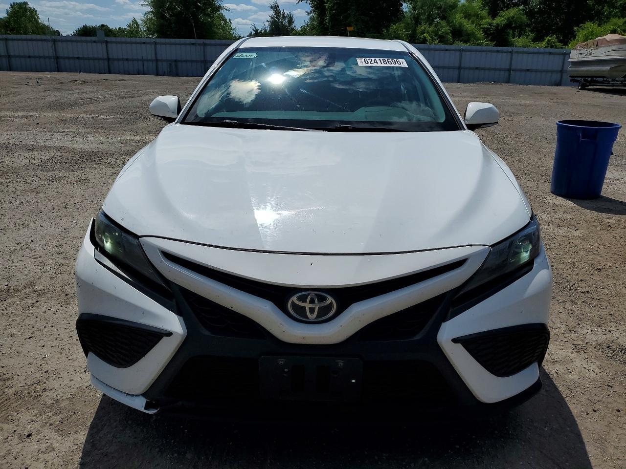 2021 Toyota Camry Se - zdjęcie 5