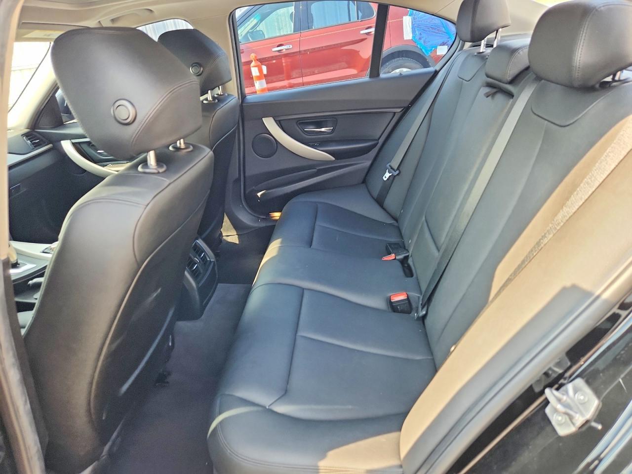 2016 BMW Seria 3 320i - zdjęcie 10