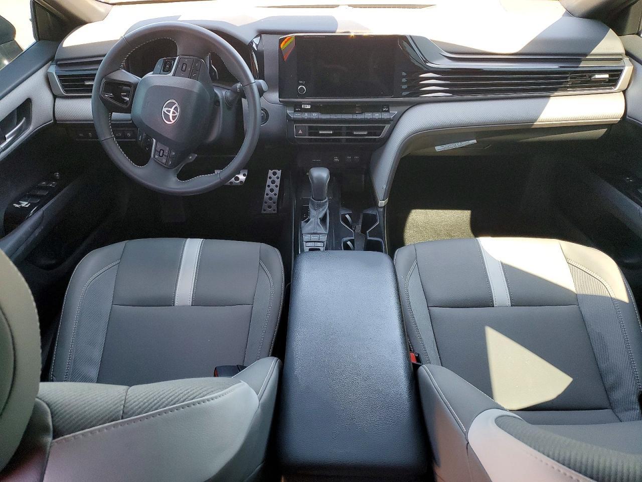 2026 Toyota Camry Se - zdjęcie 8
