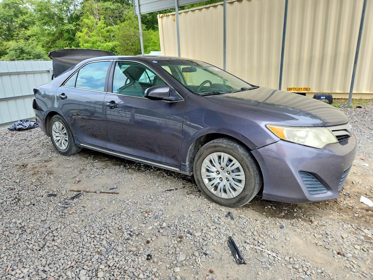 2014 Toyota Camry Le - zdjęcie 4