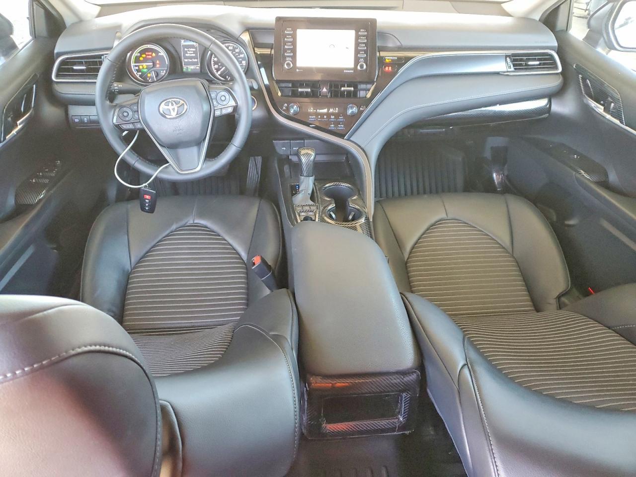 2022 Toyota Camry Hybrid Se - zdjęcie 8