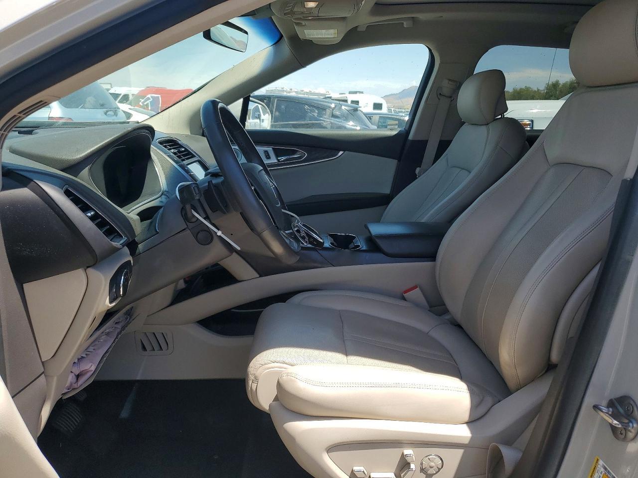 2019 Lincoln Nautilus Reserve - zdjęcie 7