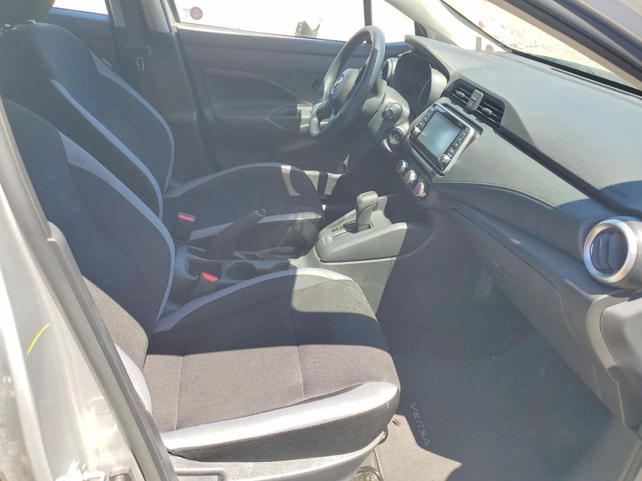2025 Nissan Versa S - zdjęcie 14