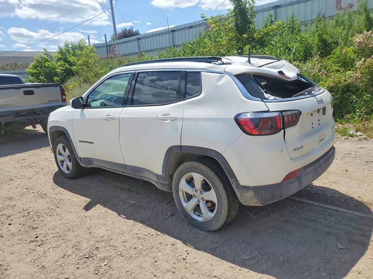 2018 Jeep Compass Latitude - zdjęcie 2