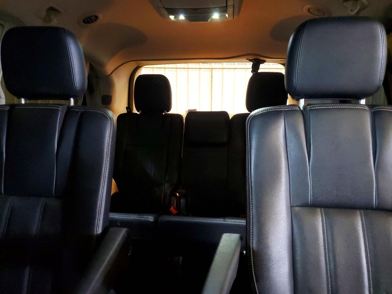 2016 Chrysler Town & Country Touring L - zdjęcie 10