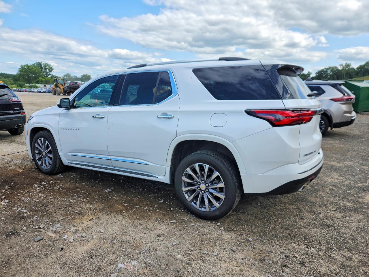 2023 Chevrolet Traverse Premier - zdjęcie 2