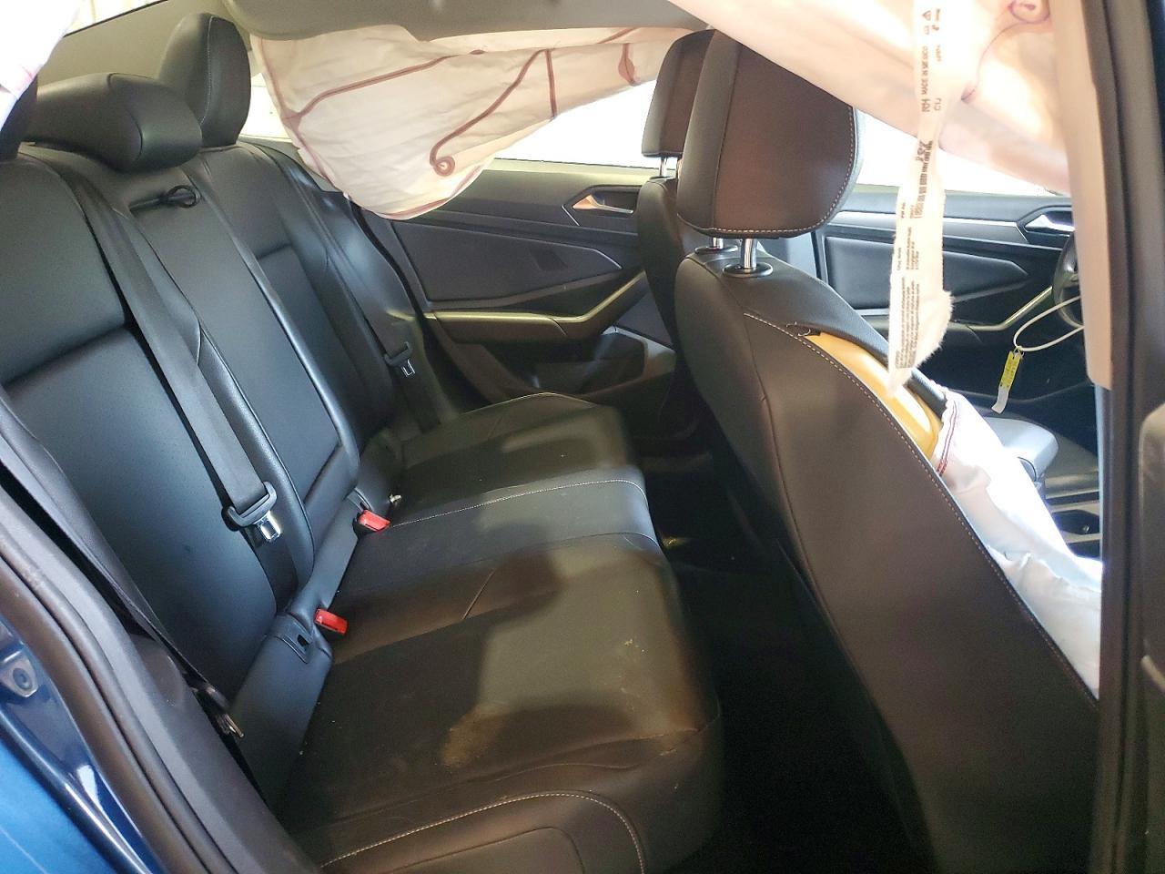 2017 Volkswagen Jetta - zdjęcie 10