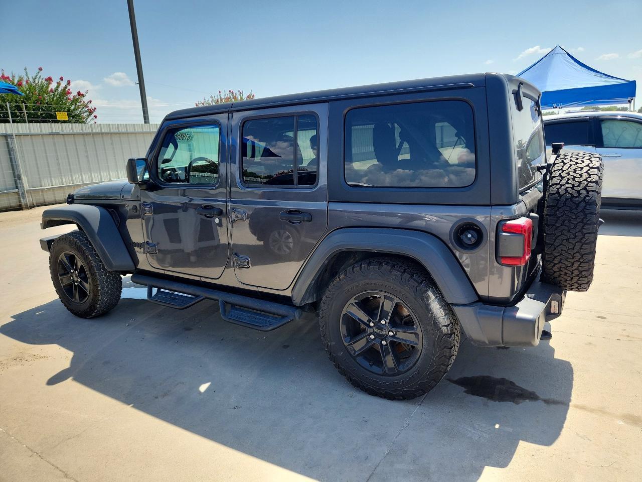 2020 Jeep Wrangler Unlimited Sport - zdjęcie 2