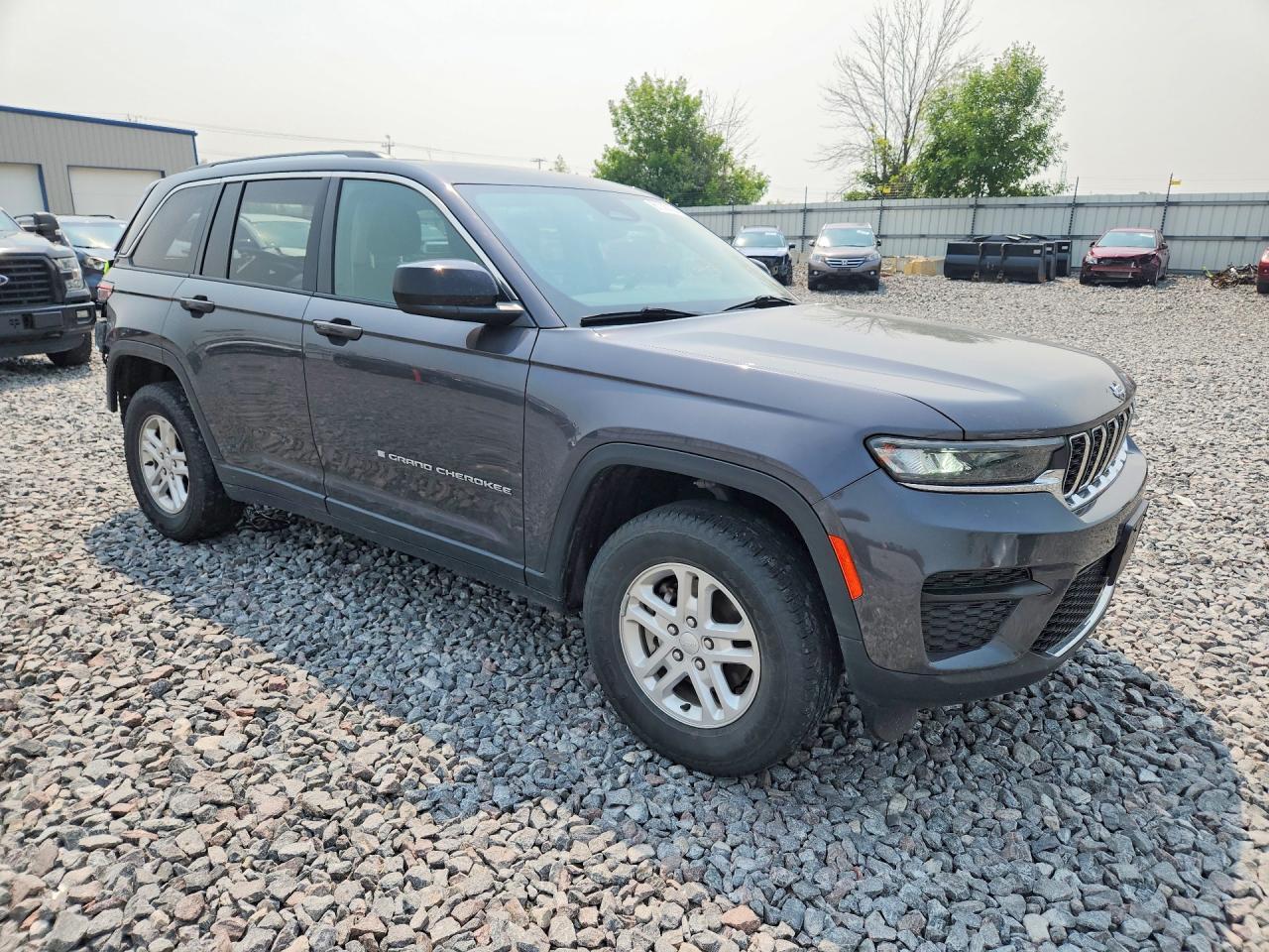 2022 Jeep Grand Cherokee Laredo - zdjęcie 4