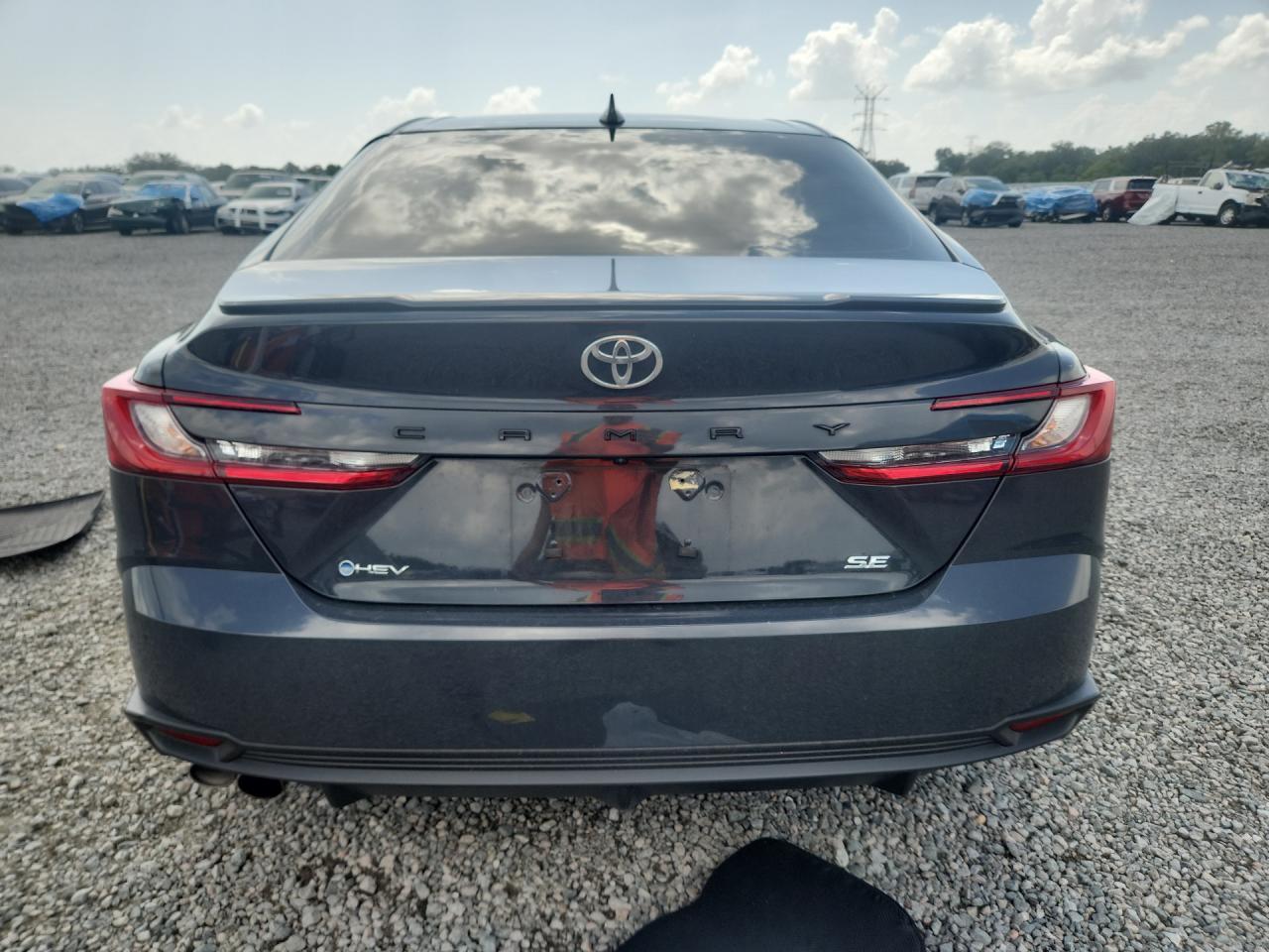 2025 Toyota Camry Se - zdjęcie 6