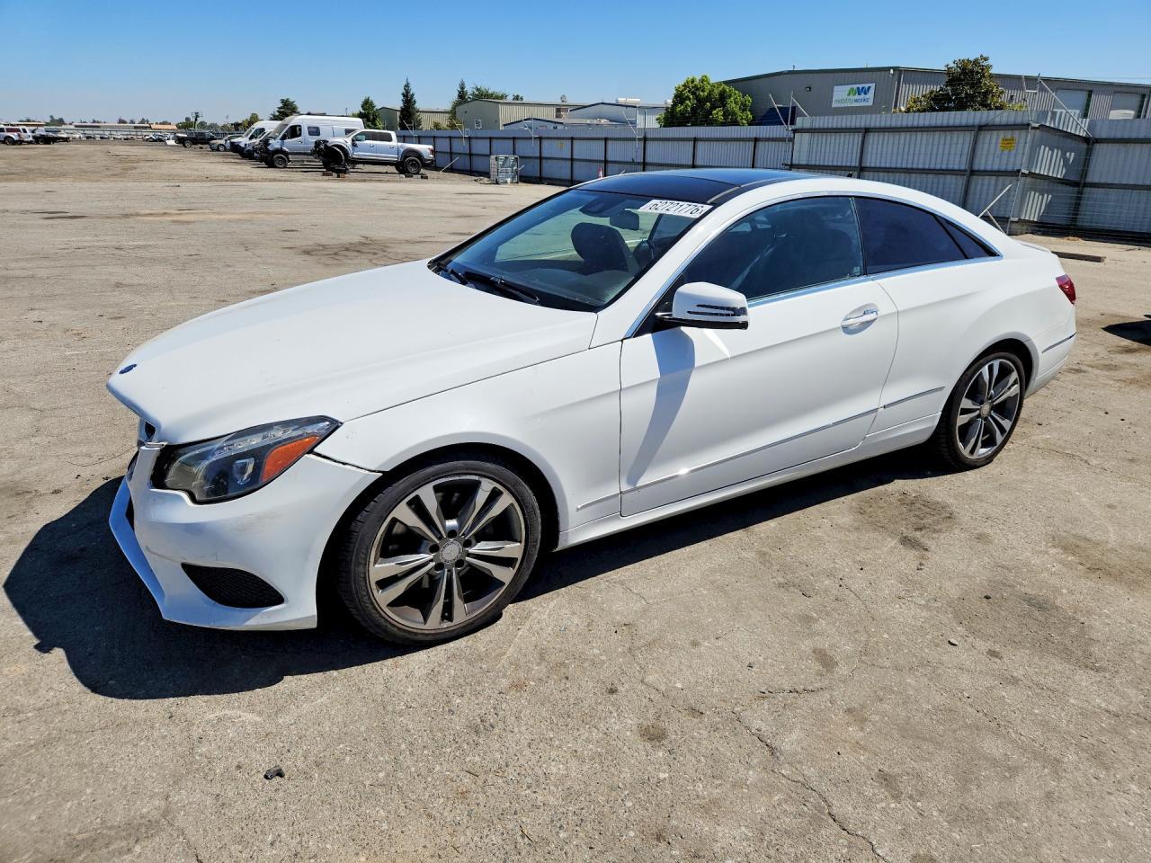 2016 Mercedes-Benz E 400 - zdjęcie główne
