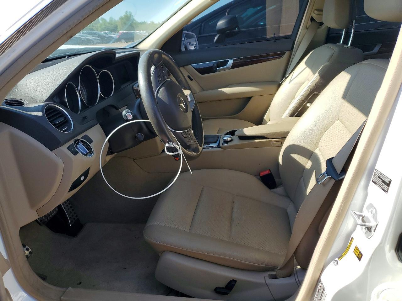 2014 Mercedes-Benz C 250 - zdjęcie 13