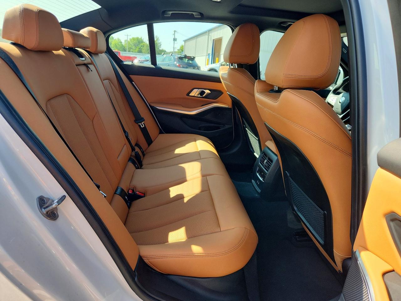 2023 BMW Seria 3 330i - zdjęcie 10