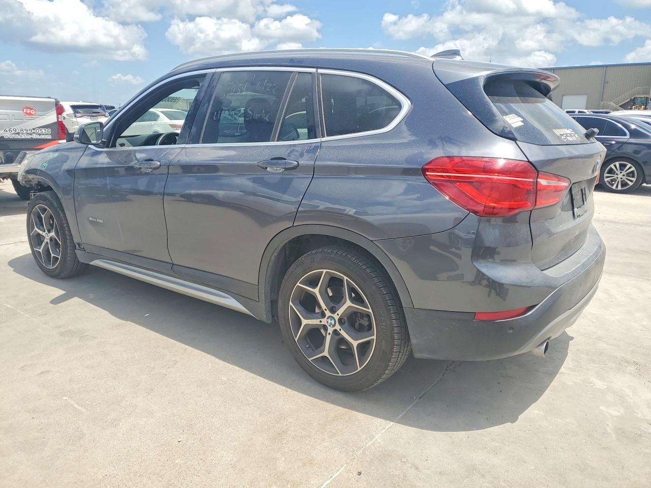 2016 BMW X1 xDrive28I - zdjęcie 2
