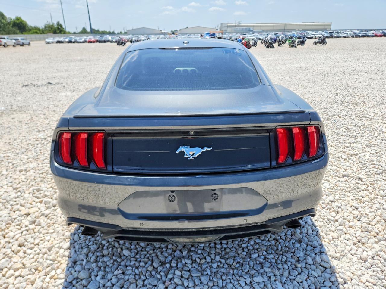 2018 Ford Mustang - zdjęcie 6
