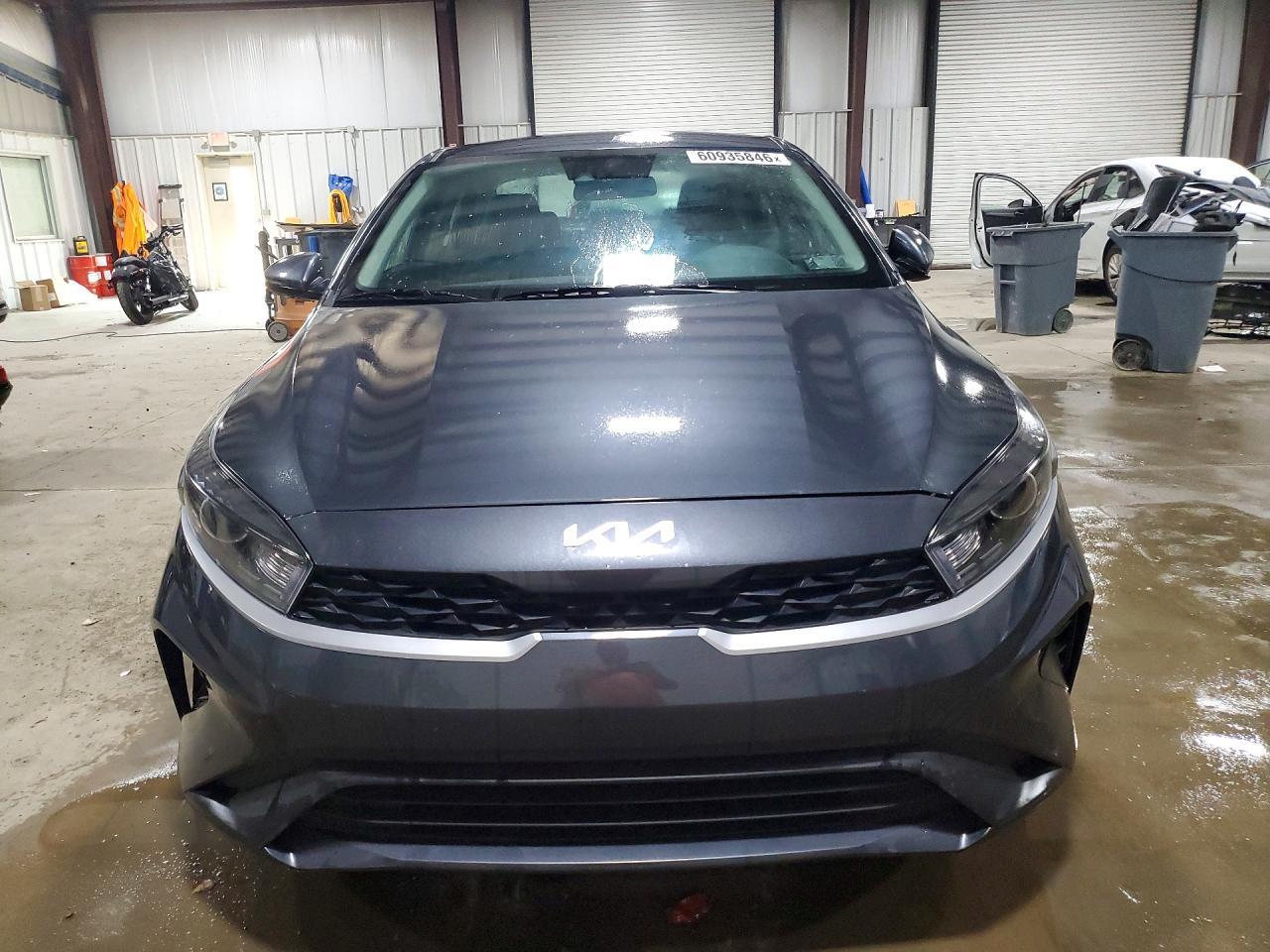 2023 Kia Forte Lxs - zdjęcie 5