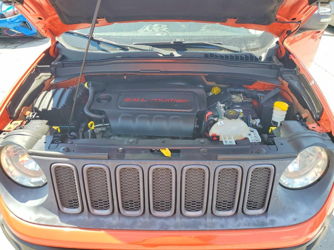 2015 Jeep Renegade Trailhawk - zdjęcie 11