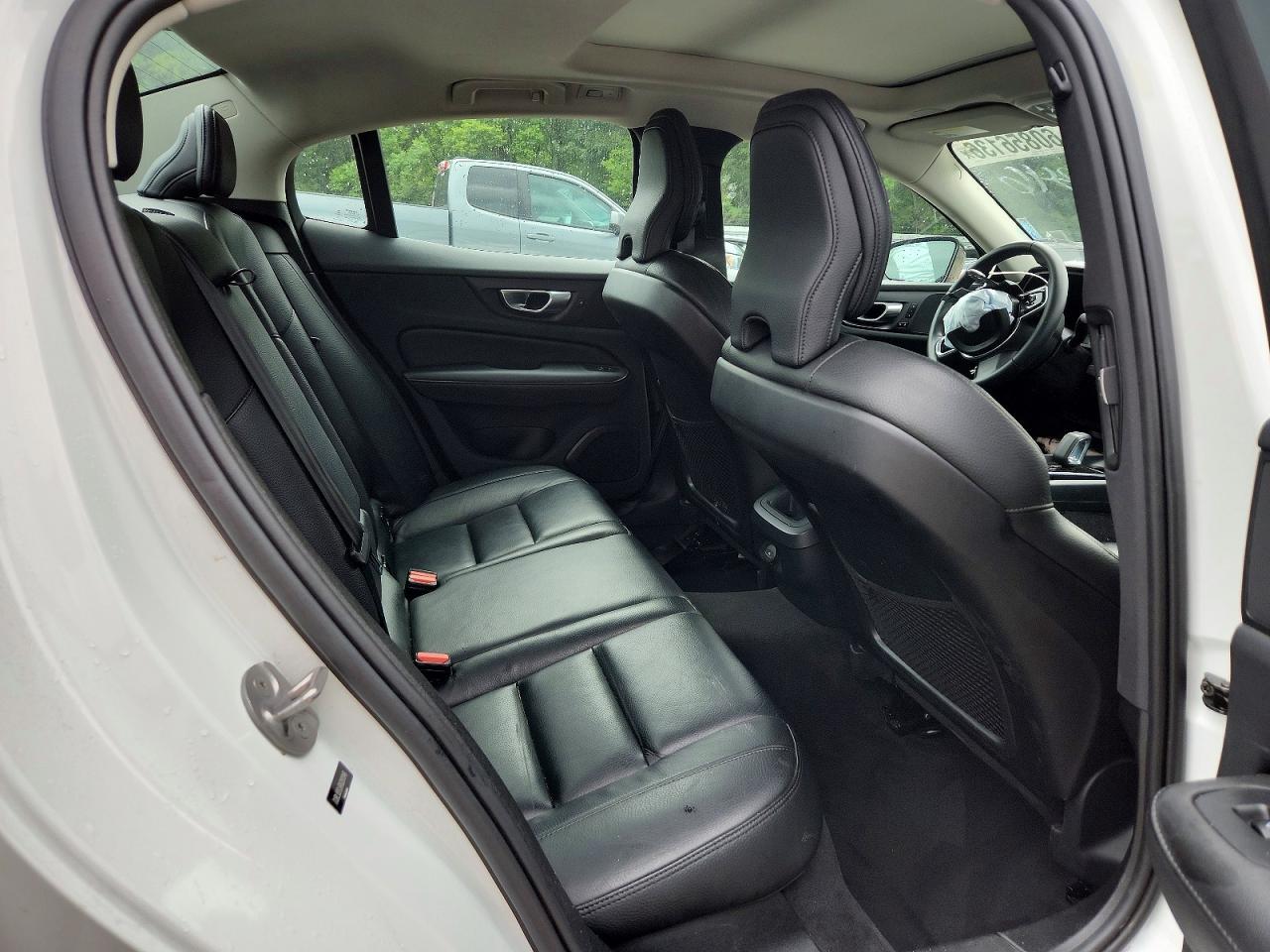 2024 Volvo S60 Plus - zdjęcie 10
