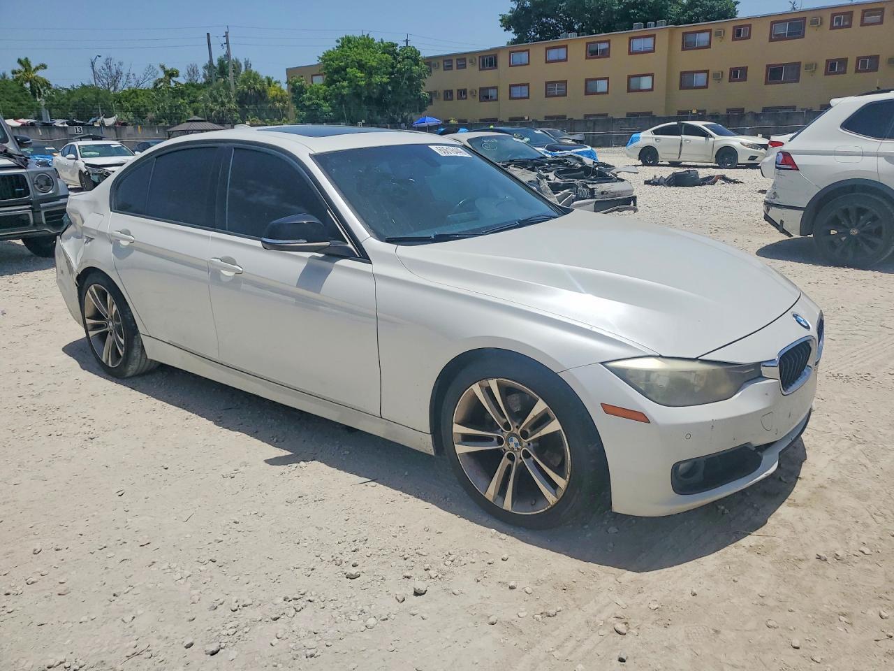 2015 BMW 328 I - zdjęcie 4