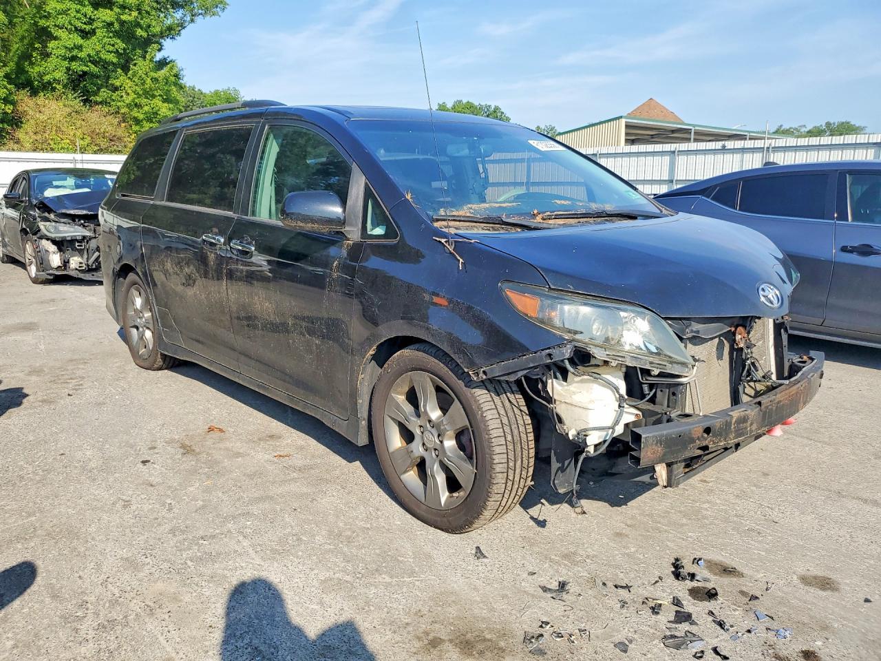 2014 Toyota Sienna Sport - zdjęcie 4