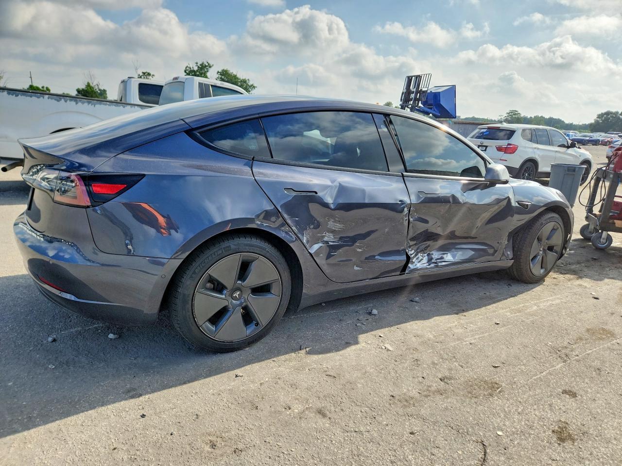 2021 Tesla Model 3 - zdjęcie 3