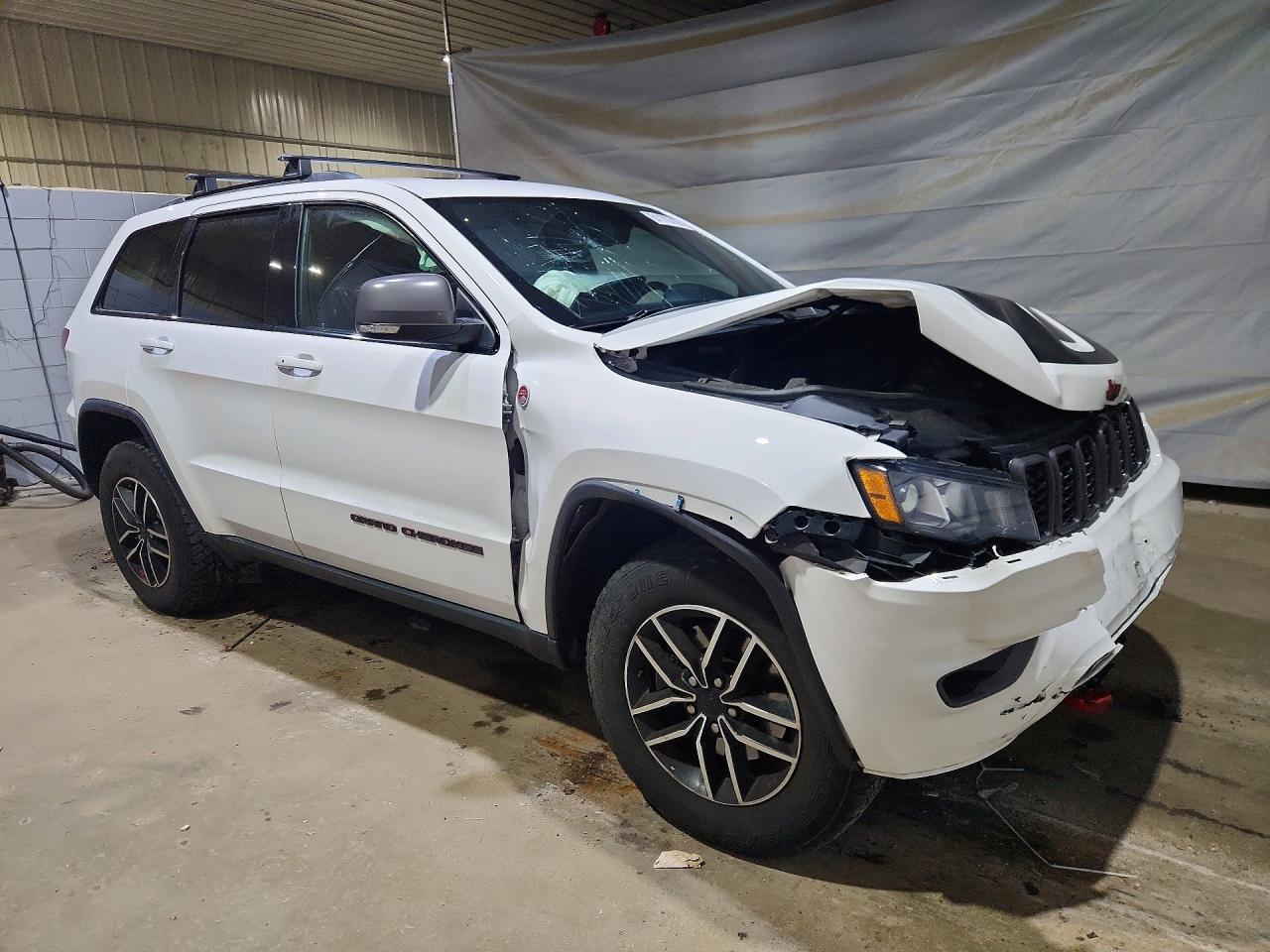 2021 Jeep Grand Cherokee Trailhawk - zdjęcie 4