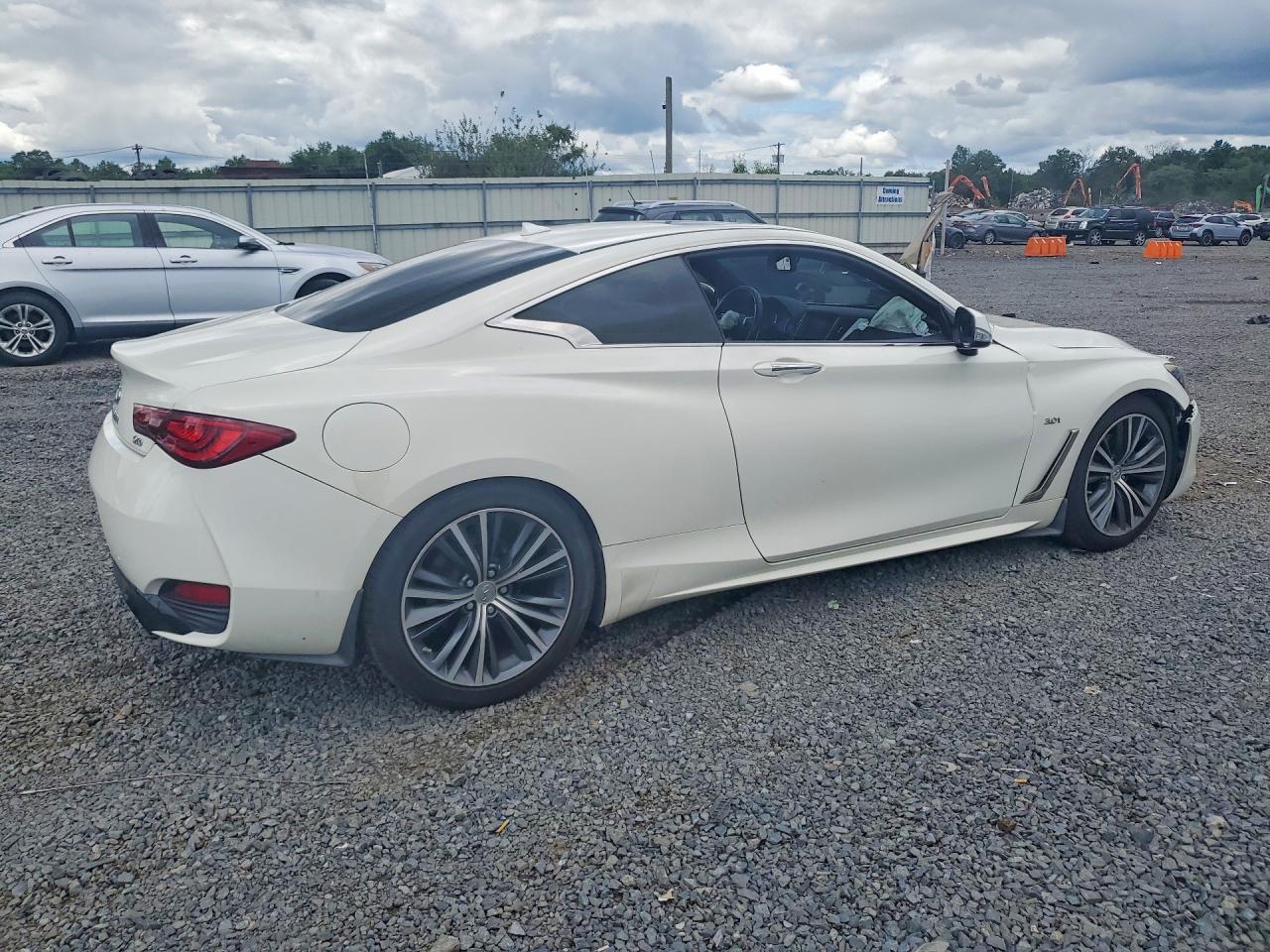 2019 Infiniti Q60 3.0T Luxe - zdjęcie 3