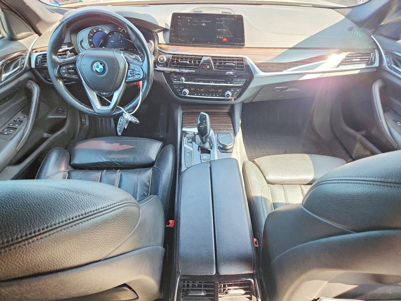 2019 BMW Seria 5 530i - zdjęcie 8