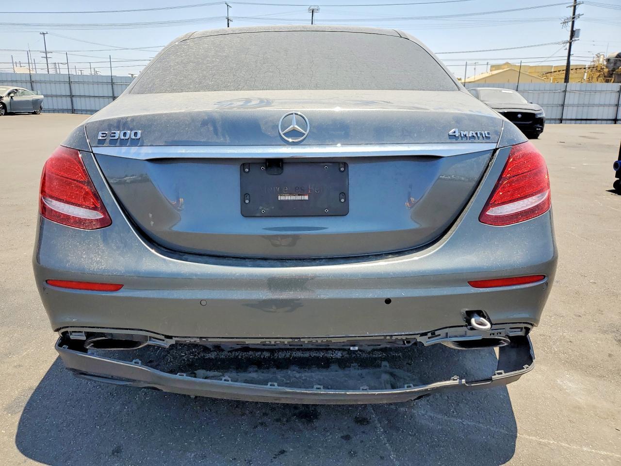2019 Mercedes-Benz E 300 4Matic - zdjęcie 6