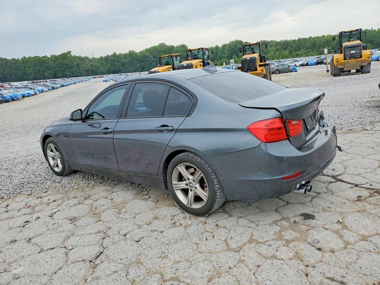 2013 BMW 328 I - zdjęcie 2
